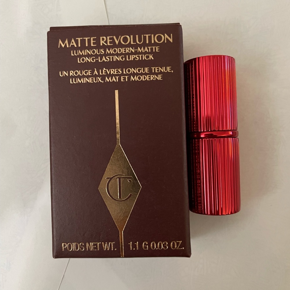 Charlotte Tilbury Matte Revolution - Lápiz labial